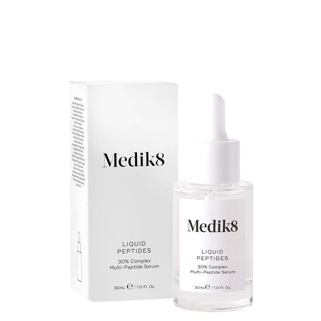 LIQUID PEPTIDES - špeciálna technológia s 30% kokteilom peptidov sa postará o redukciu existujúcich vrások a navyše zabráni ich ďalšiemu formovaniu.
